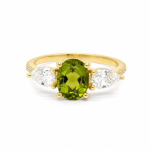 Ring - drei Steine mit Tropfensatz