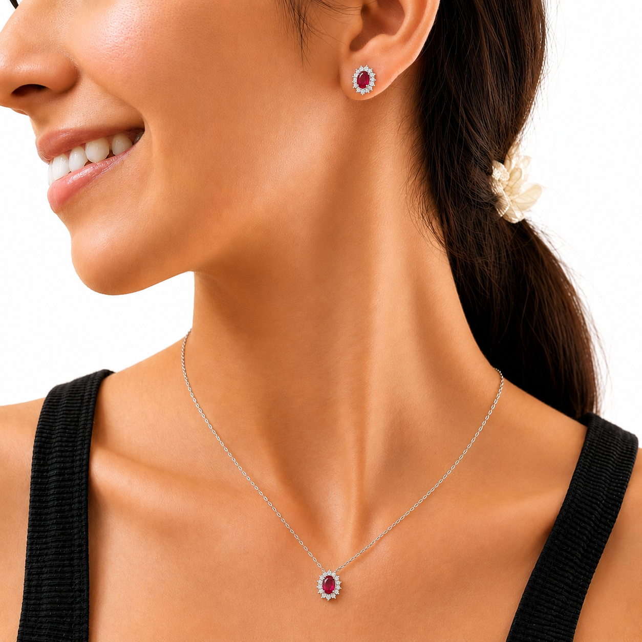 Silber-Schmuckset im Rosettendesign mit Rubinen - Image 4